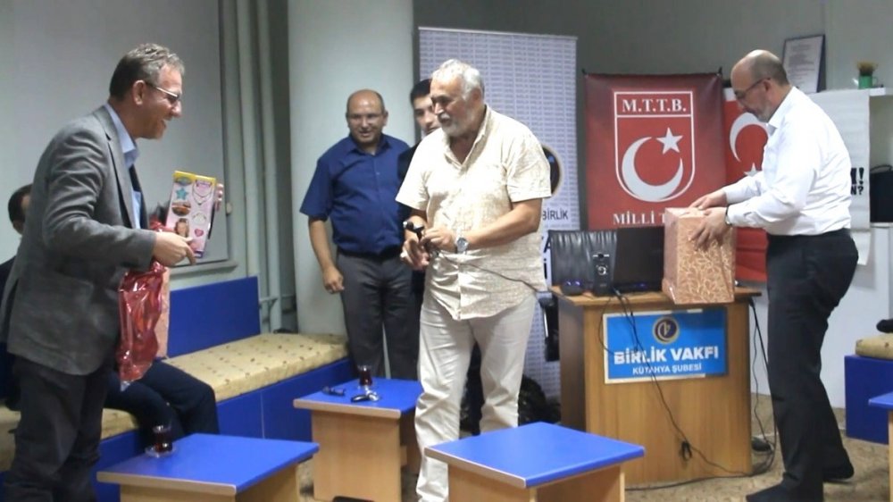 Canlı Yayınla Doğum Günü Sürprizi