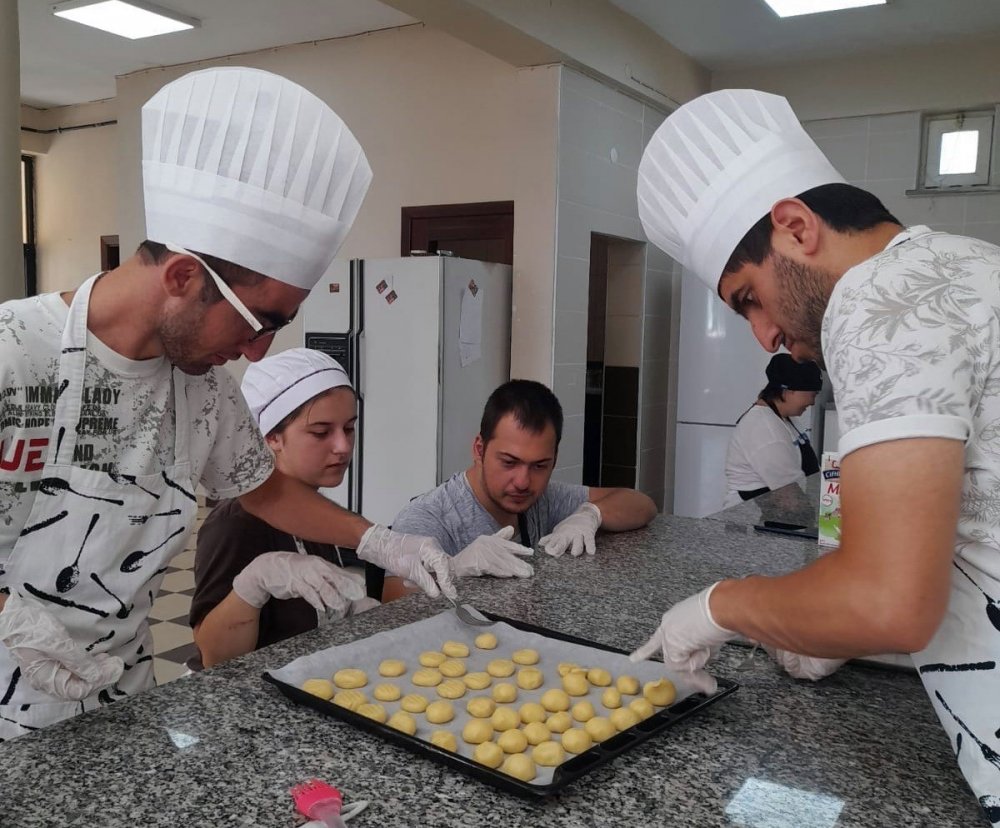 Özel Bireyler Hem Üretiyor Hem Kazanıyor