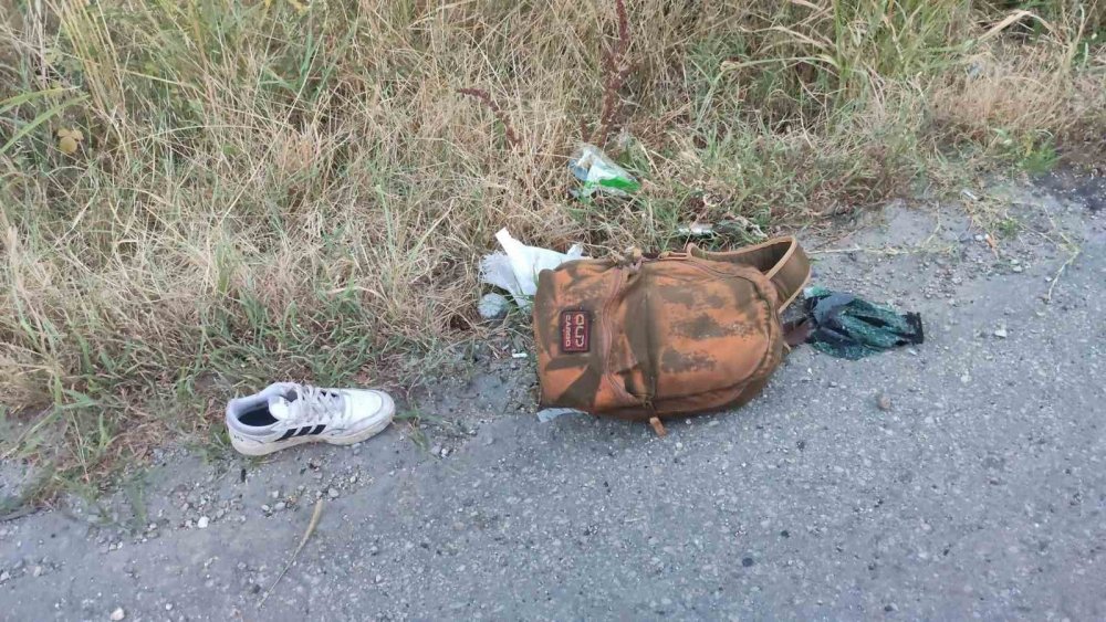 Takla Atan Otomobilden Savrulan 2 Genç Hayatını Kaybetti