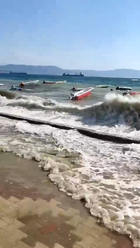 Teknede Yakalanan İki Kişi Alabora Oldu