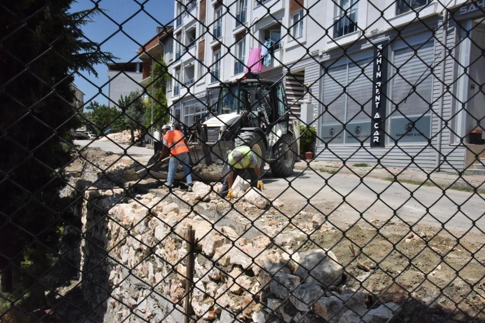 Bilecik Belediyesi’nden Cadde Ve Sokaklarda Alt Yapı Çalışmaları