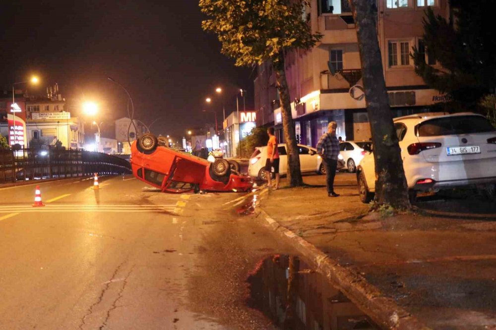 Takla Atan Otomobili Bırakıp Kaçtı