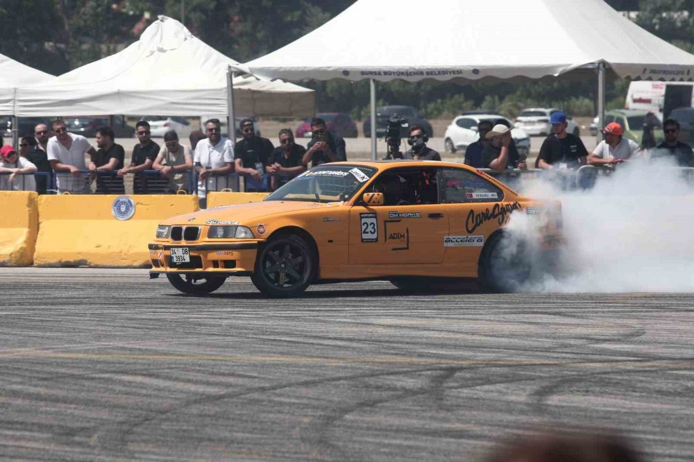 Türkiye’nin En İyi Drift Sürücüleri Bursa’da Yarıştı