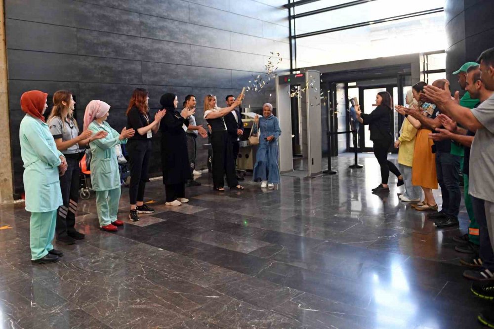 Müzeye Girdi, 2 Milyonuncu Kişi Olduğunu Öğrendi