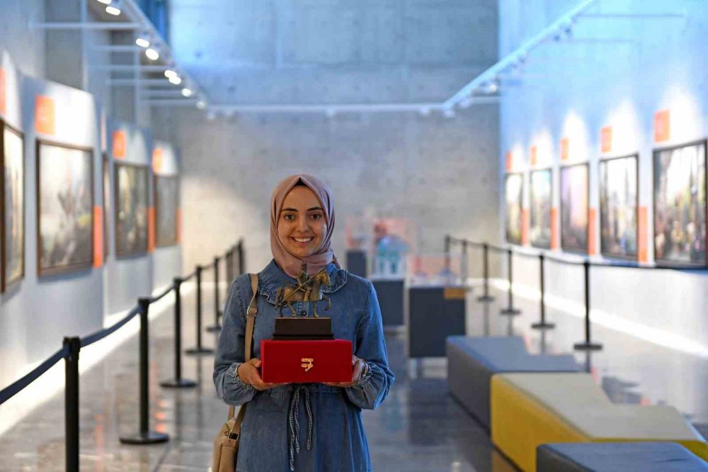 Müzeye Girdi, 2 Milyonuncu Kişi Olduğunu Öğrendi