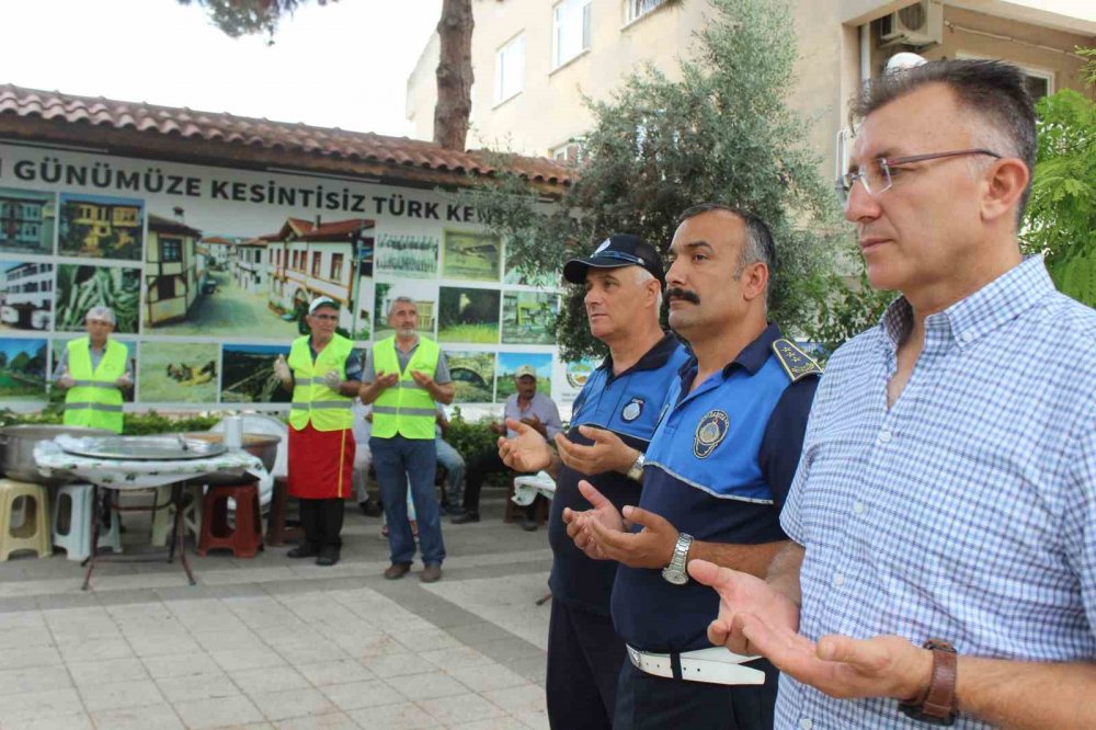 Osmanelilere Hizmet Derneği’nin Geleneksel Aşure İkramı