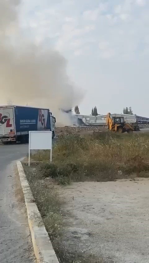 Mobilya fabrikasının santrali bomba gibi patladı.. O anlar kamerada