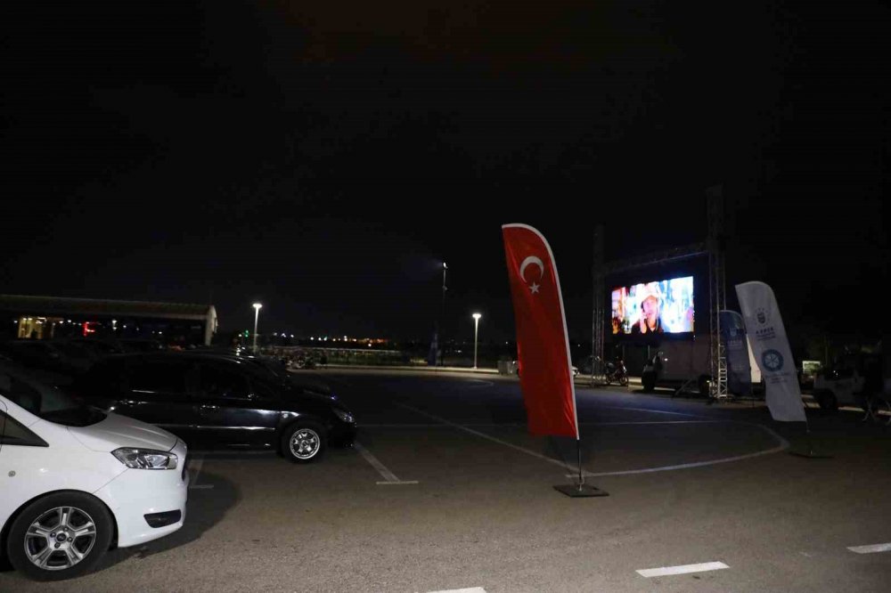 Yıldızların Altında Sinema Keyfi