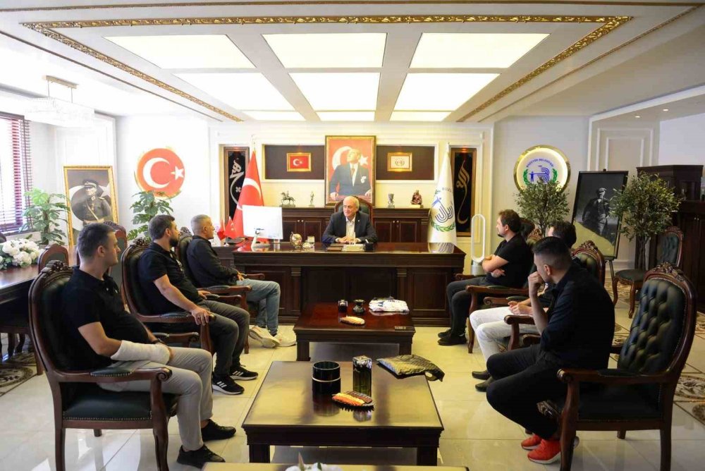 Başkan Bakkalcıoğlu’na Bozüyükspor Futbol Kulübü’nden ziyaret