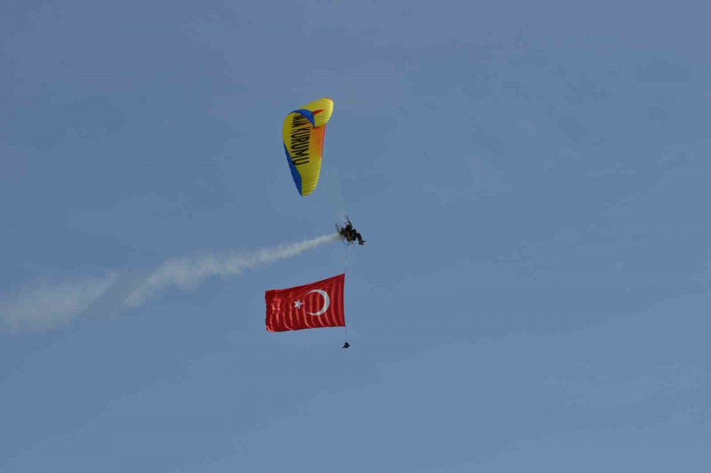 2. Thk Havacılık Festivali Yamaç Paraşütü Gösterisi İle Başladı