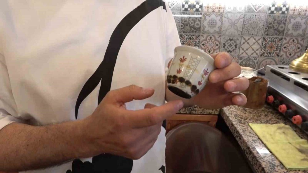 Cezve Yerine Fincanda Pişirilen ‘isli Kahve’ Kültürü Tarihi Handa Devam Ediyor