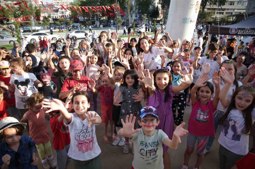Kütahya’da Çocuk Şenliği Coşkusu