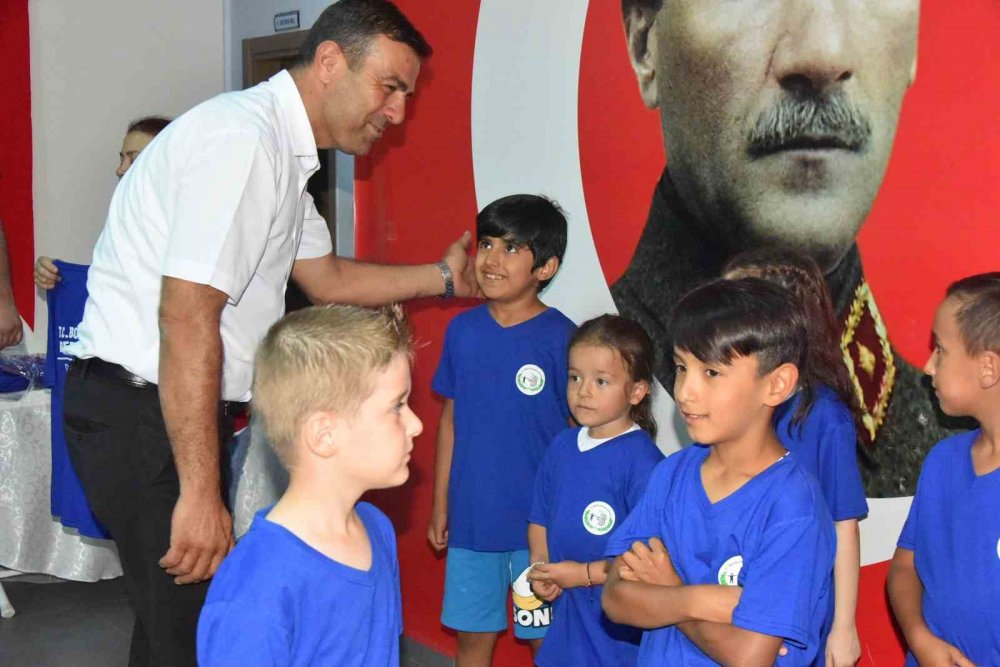 Temel Satranç Eğitimi Kursunu Başarıyla Tamamlayan Öğrencilere Sertifika Verildi