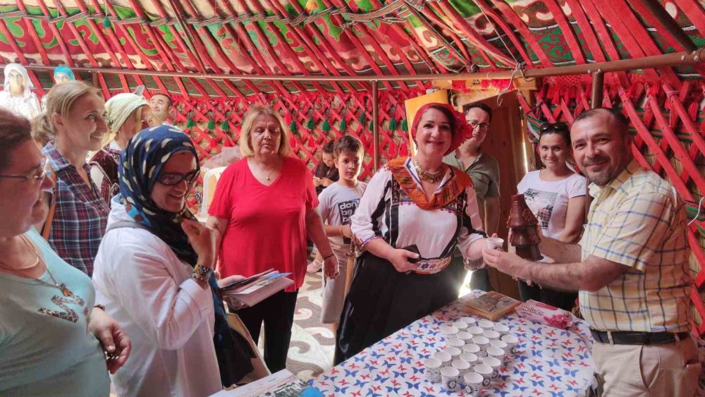 Ertuğrul Gazi Kayı Obası’nda Bilecik’in Tarihi Anlatıldı, Yöresel Ürünleri Tanıtıldı