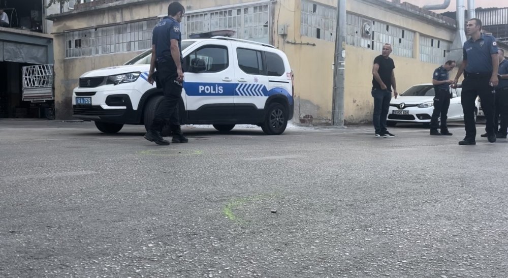 İki Arkadaşa Eş Zamanlı Silahlı Saldırı: 1 Ağır 2 Yaralı