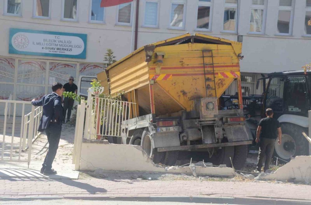 Yürekleri Ağza Getiren Kaza Ucuz Atlatıldı