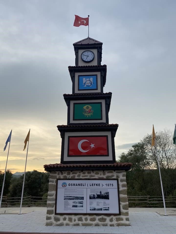 Türk Hakimiyeti Anıtı’nda 1075 Yılından Bu Yana Kesintisiz Ayakta Duran 3 Devletin Bayrakları Yer Alıyor