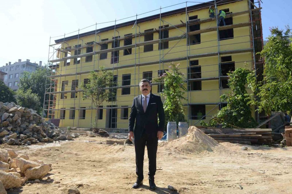 Tarihi Ayağa Kaldırıyor