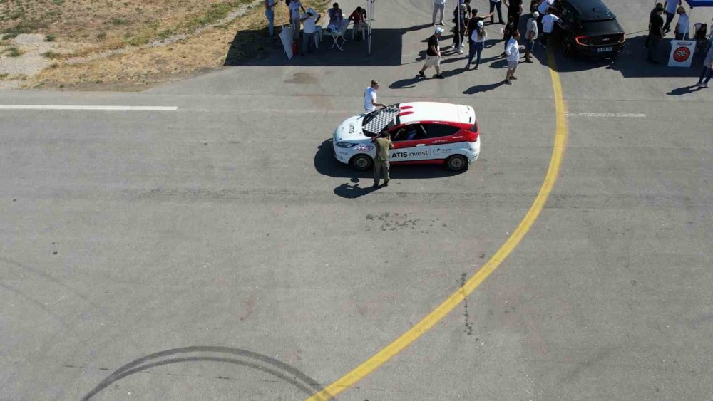 Bu Kez Çocuklar İçin Piste Çıktılar