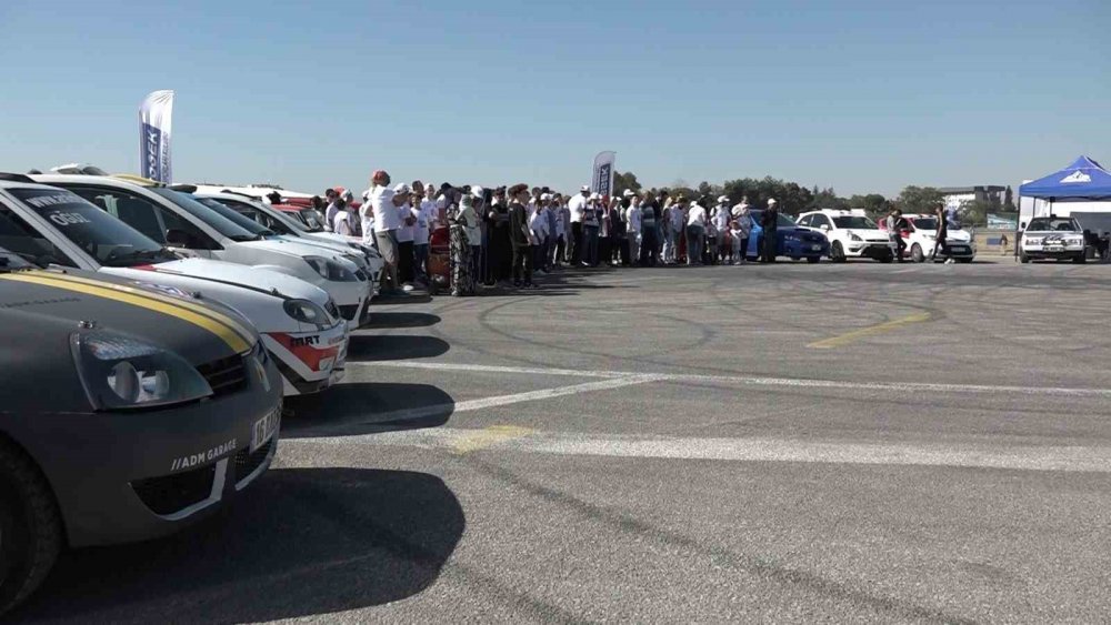 Bu Kez Çocuklar İçin Piste Çıktılar