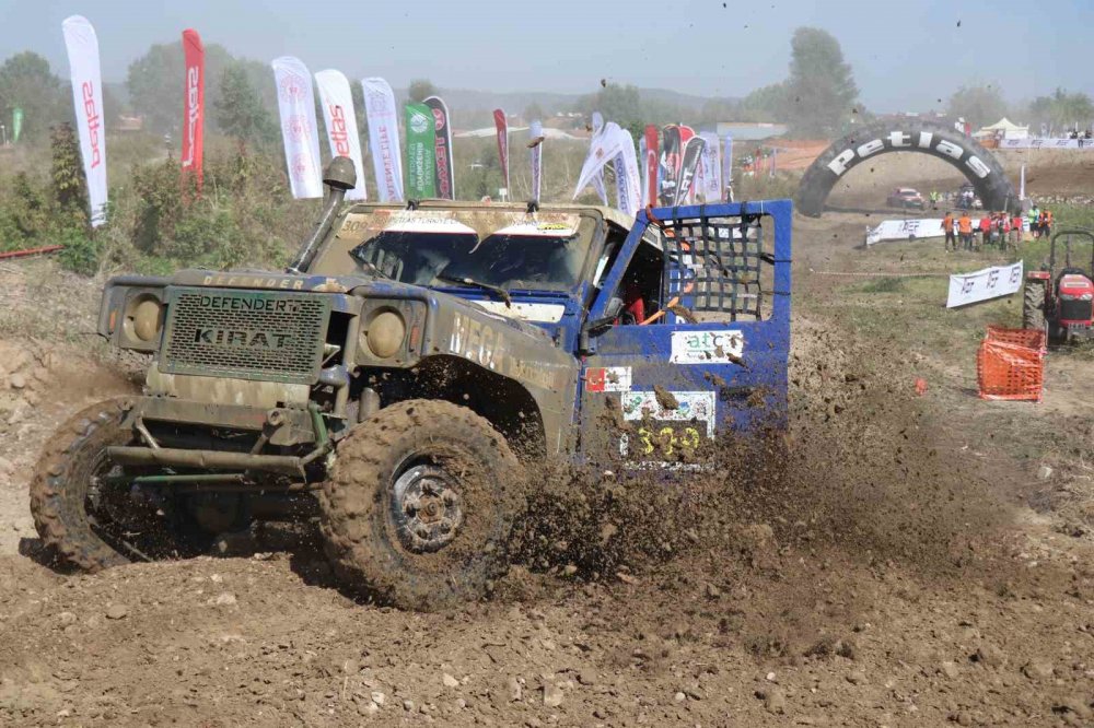 Off-road Yarışlarının Seyirci Etabı Nefes Kesti