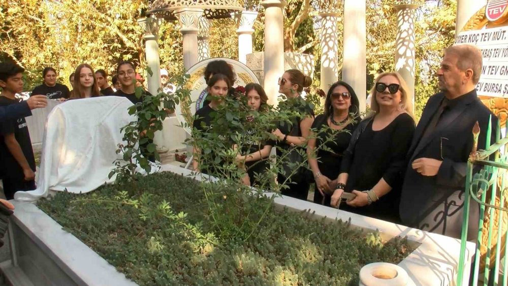 Zeki Müren Vefatının 27’nci Yılında Kabri Başında Anıldı