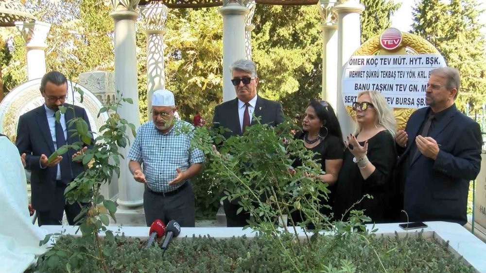 Zeki Müren Vefatının 27’nci Yılında Kabri Başında Anıldı