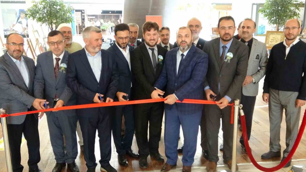 Görev Yapan Hattat 4 Din Görevlisi Eserlerini Sergiledi