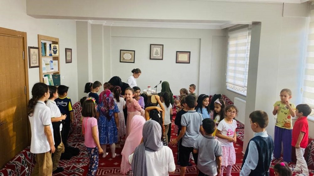 Mevlid-i Nebi Haftası’nda Çocuklara Peygamber Sevgisi Anlatıldı