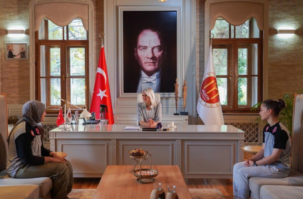 Başarılı Sporculara Hediyeleri Takdim Edildi