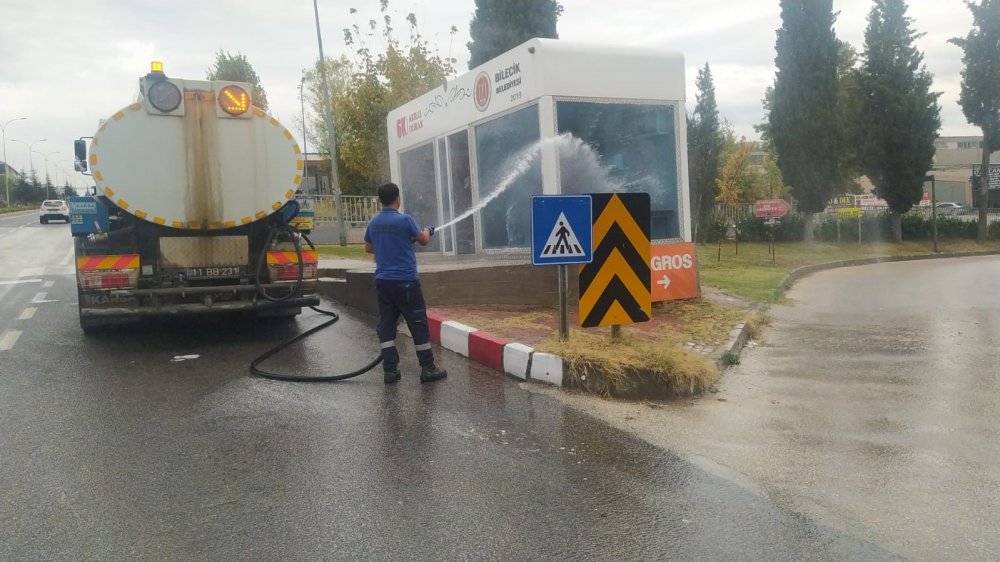 6K Duraklarda temizlik