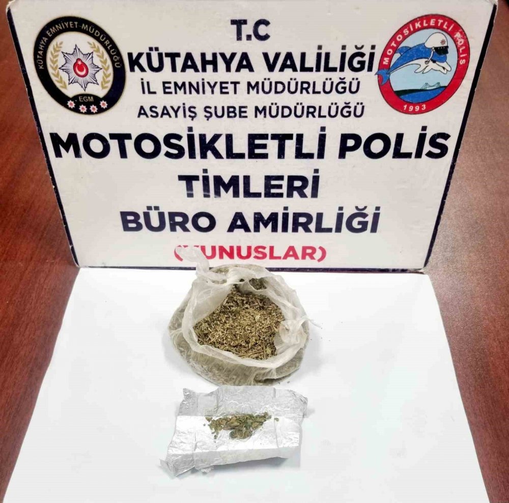 Durdurulan Araçta Uyuşturucu Ele Geçirildi