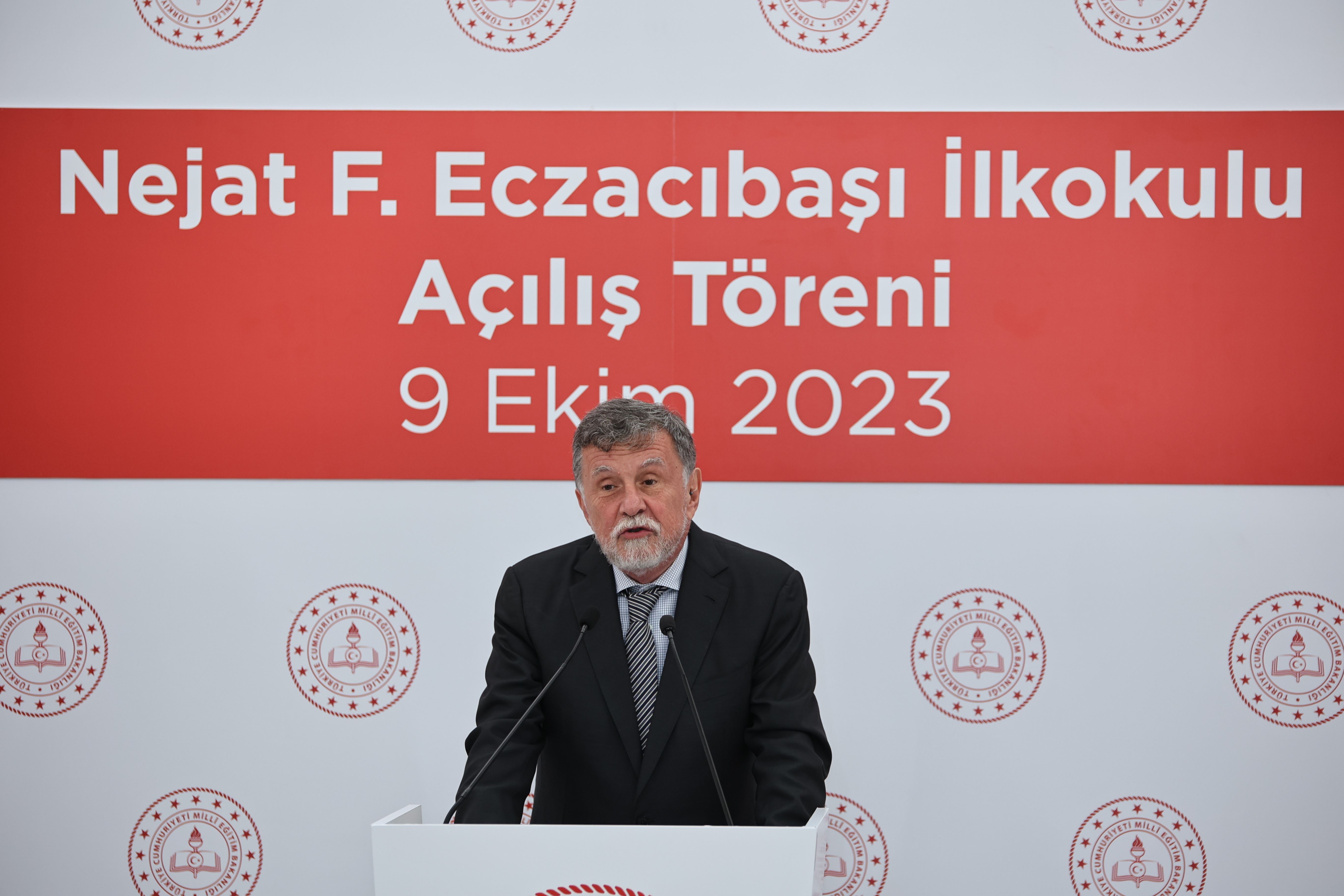 nejat-ferit-eczacibasi-ilkokulu-acildi-1.jpg