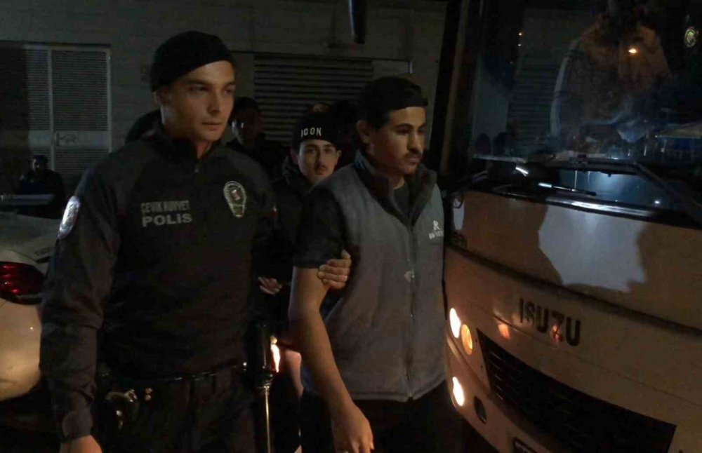 Şafak Operasyonunda 50 Kaçak Göçmen Yakalandı
