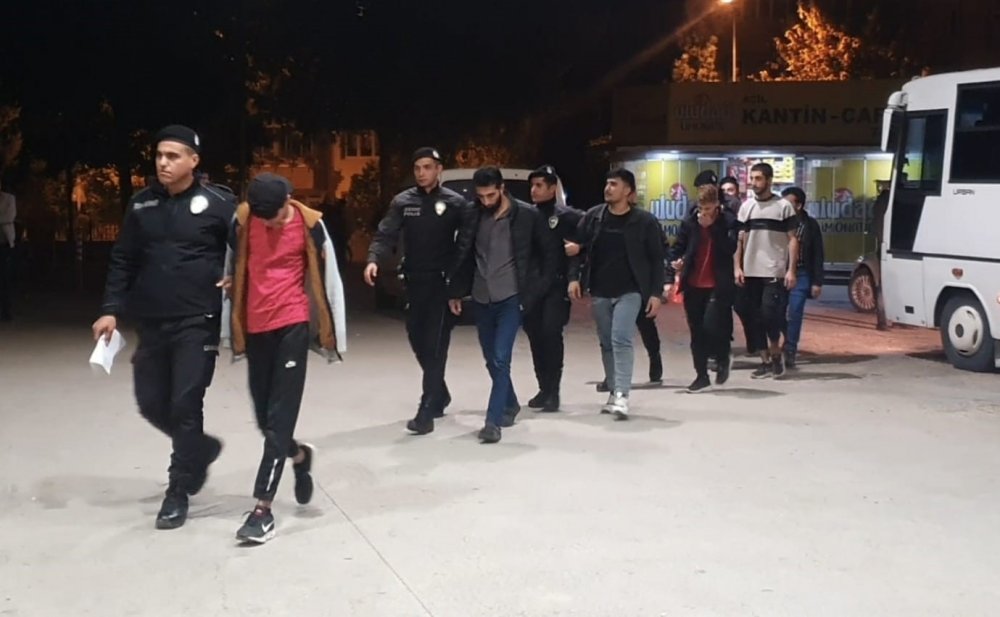 Şafak Operasyonunda 50 Kaçak Göçmen Yakalandı