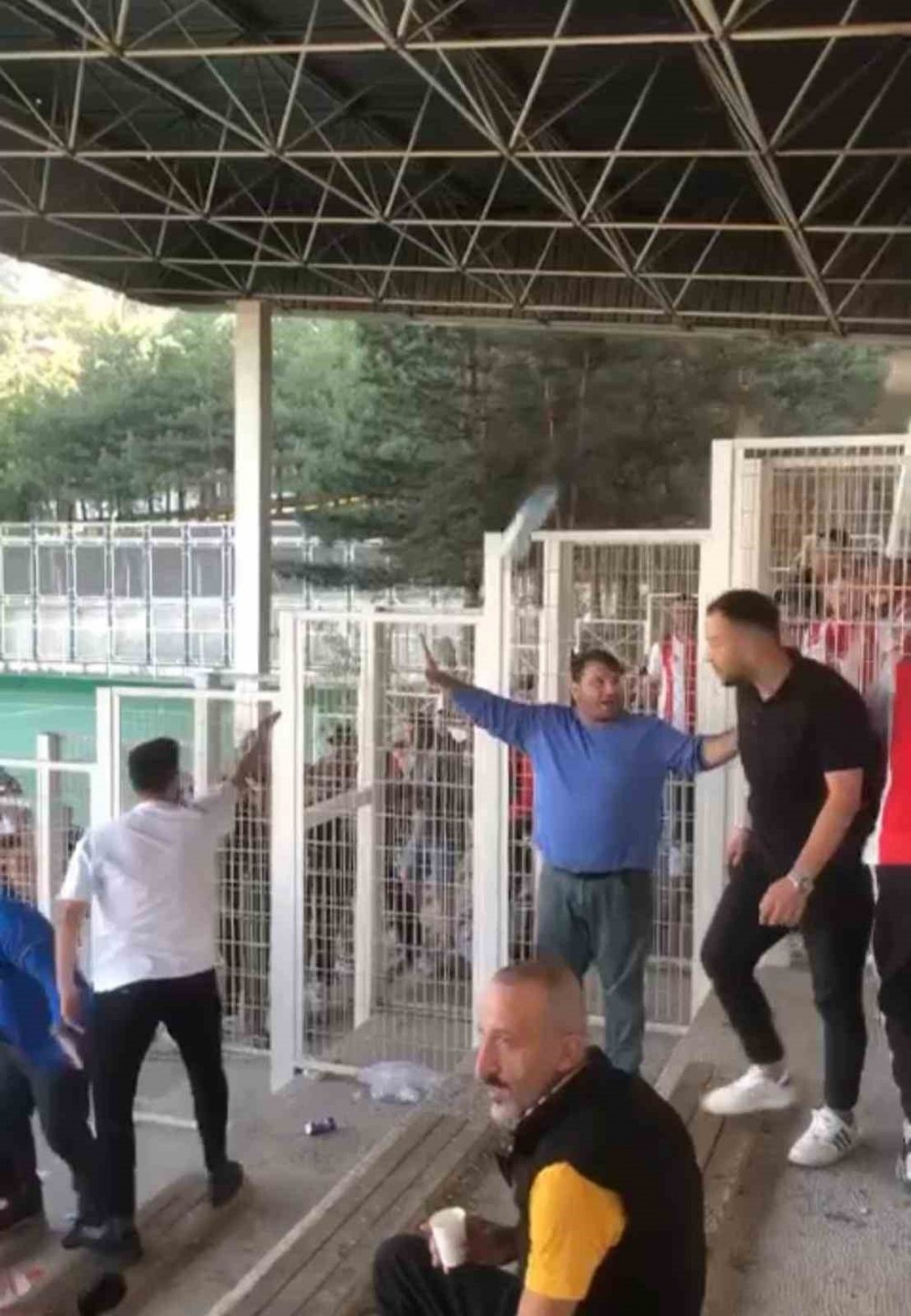 Yeşil Sahada Tansiyon Tribünlere Sıçradı
