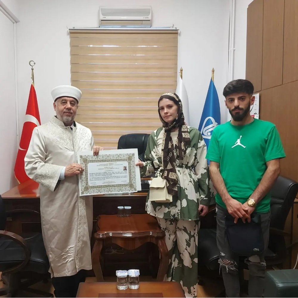 Fransız Kadın Türkiye'de Müslüman Oldu