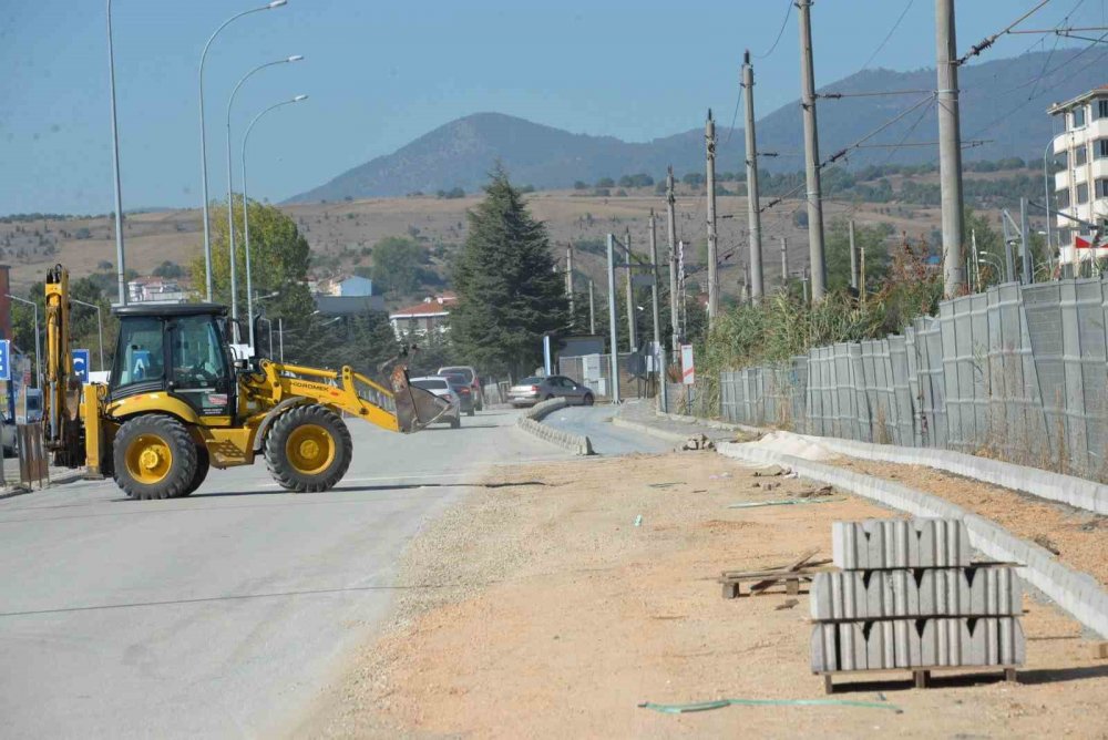 Hastane Yolunda Kaldırım Çalışması Başlatıldı