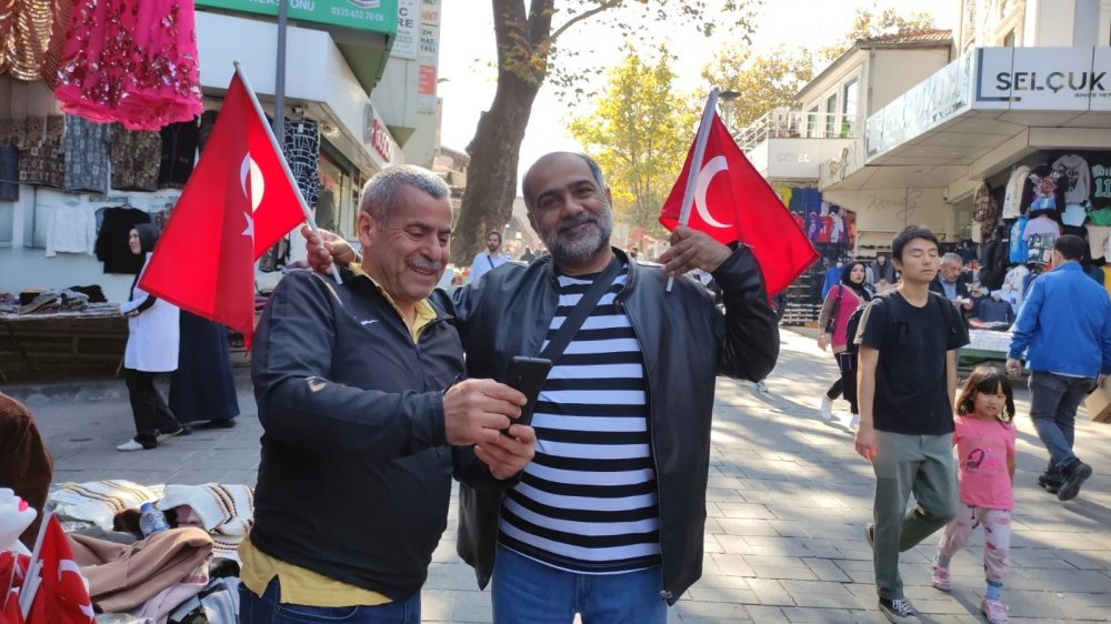 Pakistanlı Turistin Türk Bayrağı Sevgisi