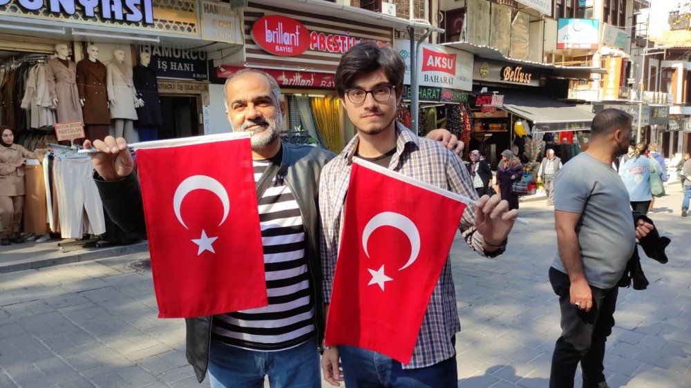 Pakistanlı Turistin Türk Bayrağı Sevgisi