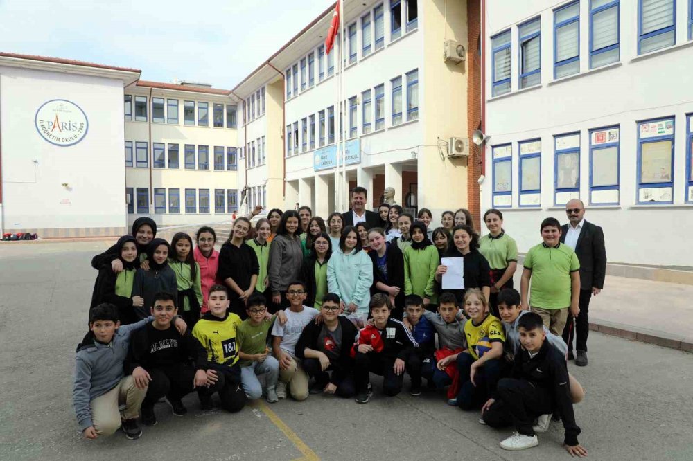 Belediye Başkanı Bir Anda Sınıfa Daldı, Sebebi İse Gönüllerde Taht Kurdu