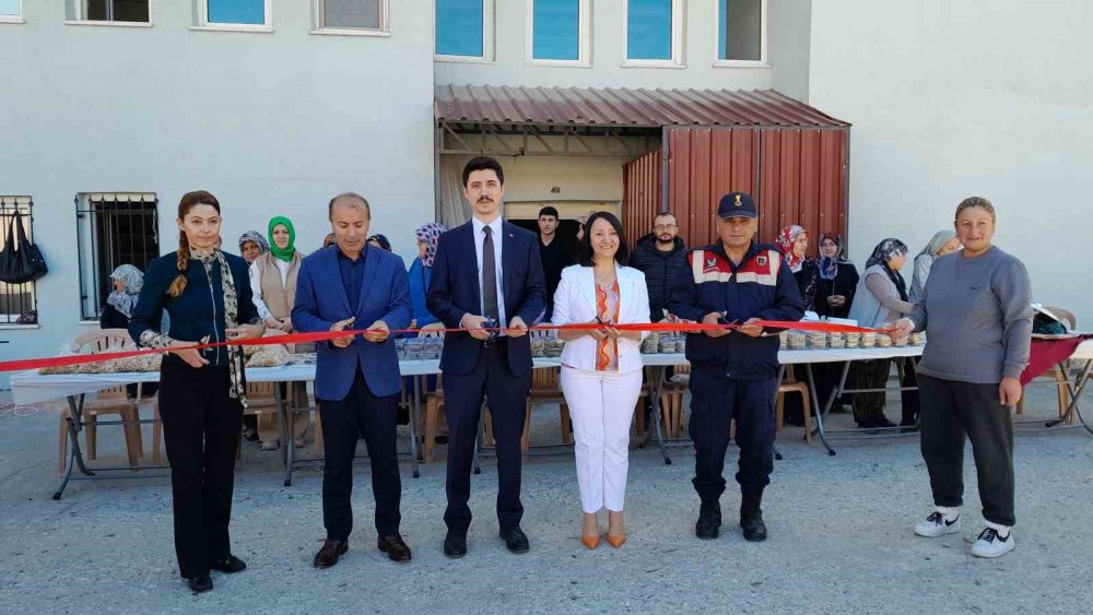 İki Gün Sürecek Hayır Çarşısı Açıldı