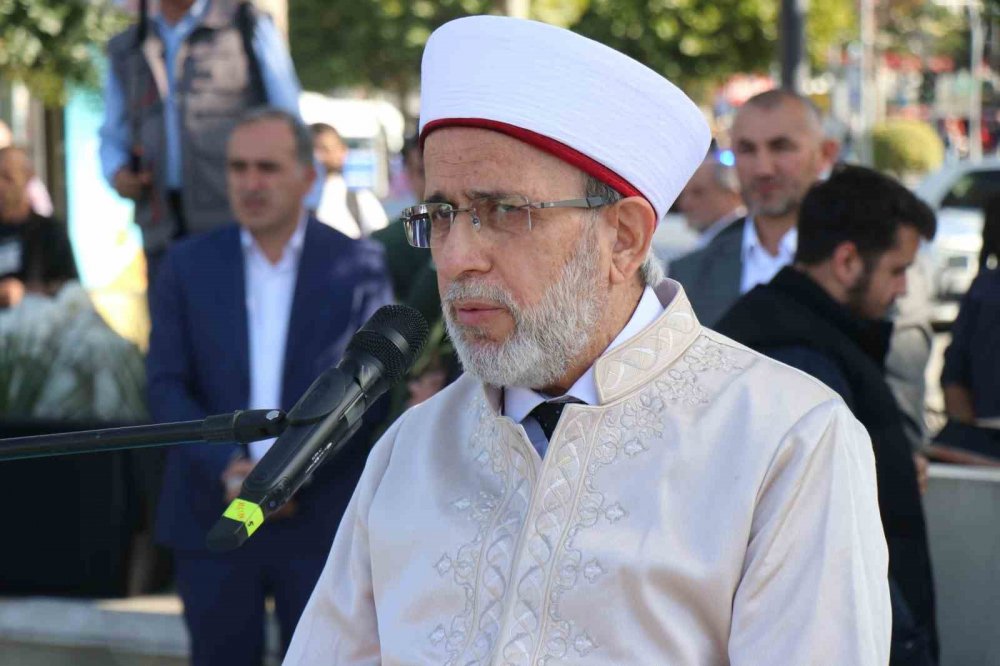 Hayatını Kaybeden Filistinliler İçin Gıyabi Cenaze Namazı Kıldılar