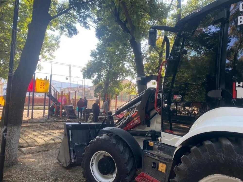 Parklar Yeniliyor, Çevre Düzenleniyor