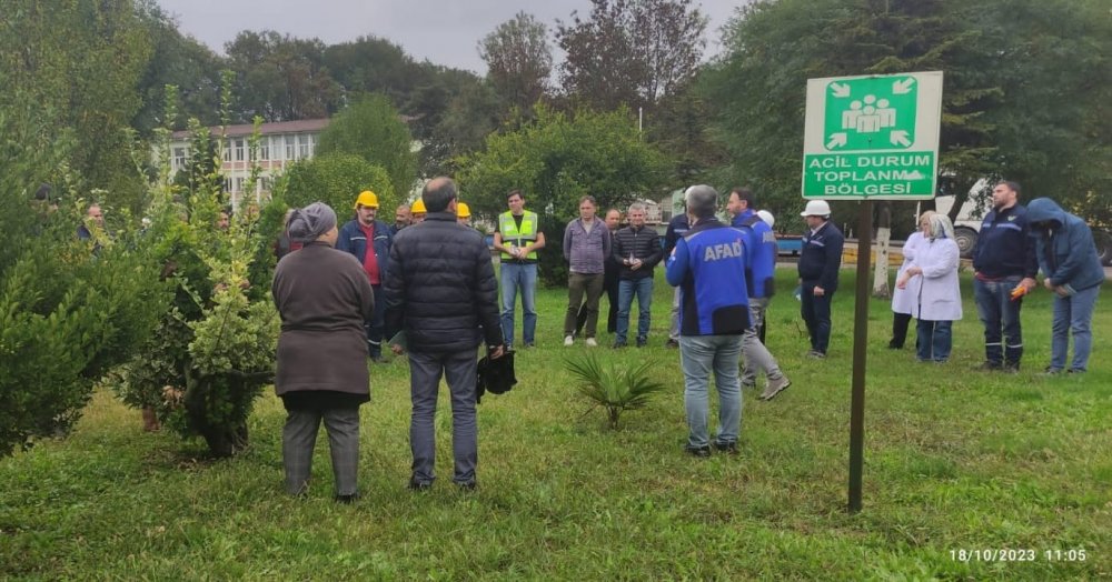 Öğrenci Ve Fabrika Çalışanlarına Afet Farkındalık Eğitimi