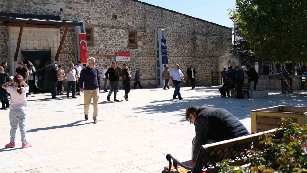 Ziyaretçi Akını Devam Ediyor