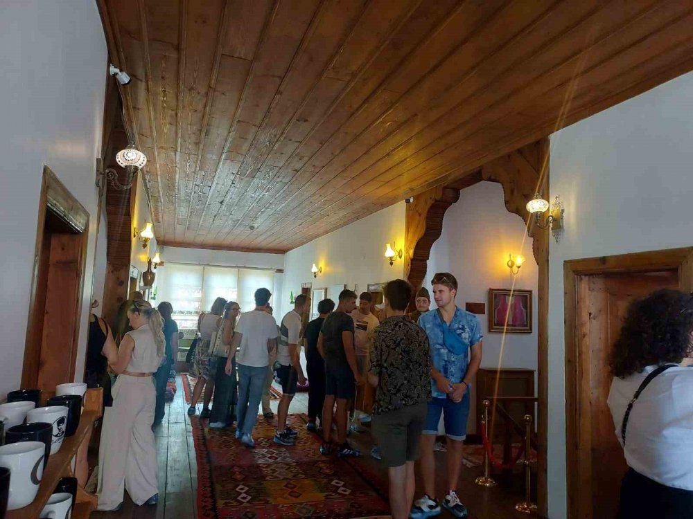 Ziyaretçi Akını Devam Ediyor