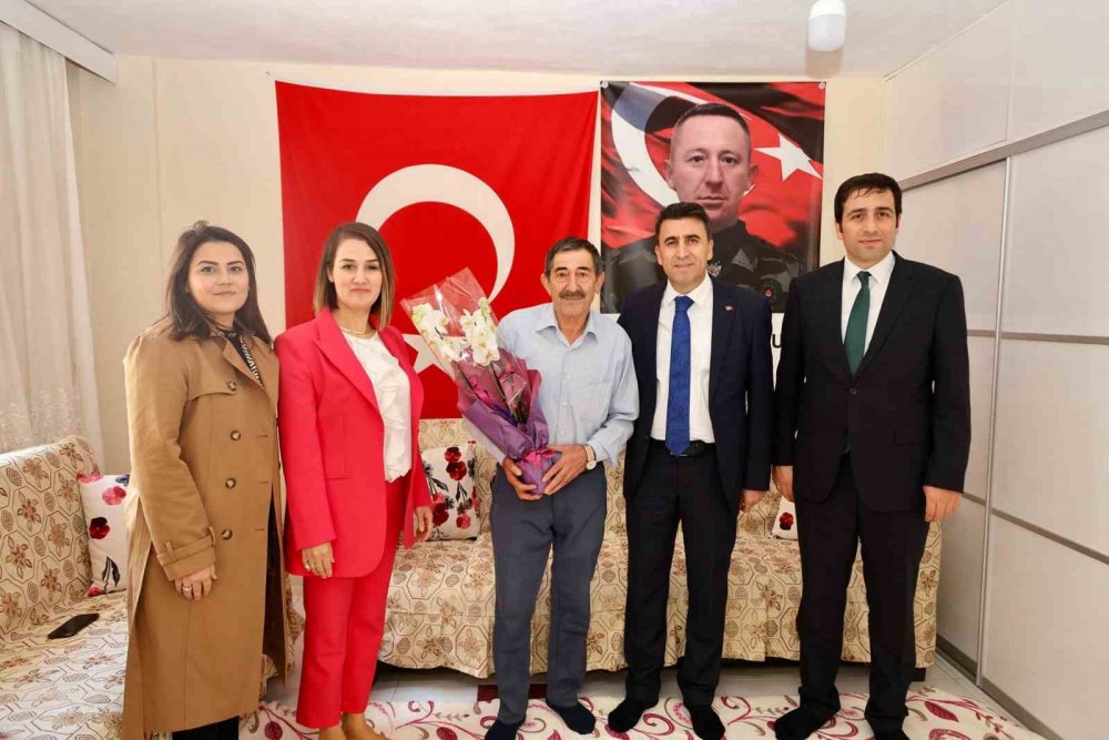 Vali Aygöl Şehit Ailesinin Acısını Paylaştı