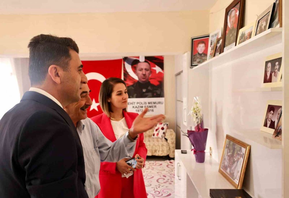 Vali Aygöl Şehit Ailesinin Acısını Paylaştı