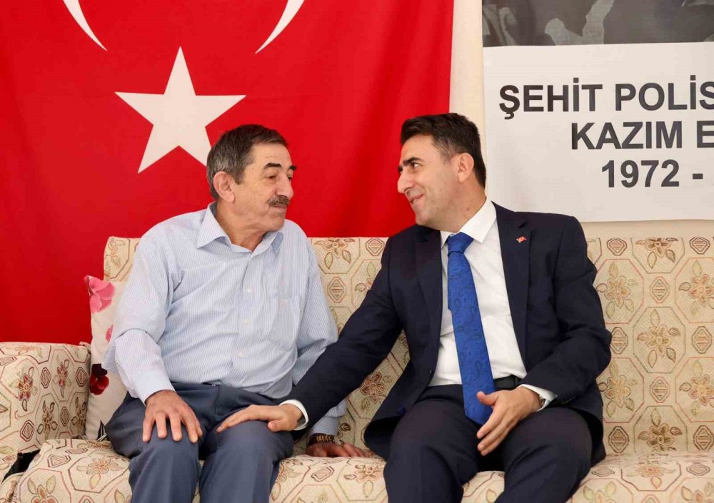 Vali Aygöl Şehit Ailesinin Acısını Paylaştı